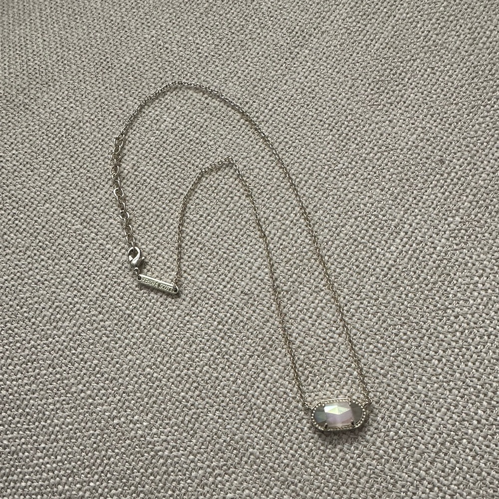 Kendra Scott necklace